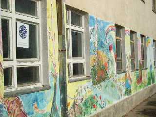 Les fresques peintes par les lves lors du concours de dessin  Gjakove